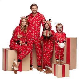 Family Matching Outfits Christmas Pyjamas Family Matching Clothes Red Hooded Romper Mother And Daughter Father Son Outfits Mom Baby Child Sleepwear 231110