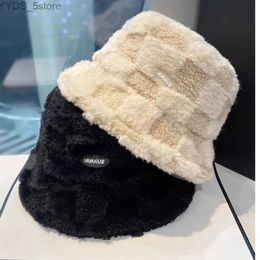 Wide Brim Hats Bucket Hats Fashion Winter Girl Boy Bucket Hat Lamb Wool Letter Fisherman Hat Plaid Flat Top Hats Outdoor Thick Warm Panama Cap For Women YQ231110