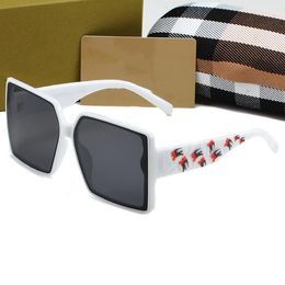 1pcs Fashion Round Sunglasses Eyewear Sun Glasses Designer Brand Black Metal Frame Dark 50mm Glass Lenses For Mens Womens Better AA4166