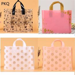 100pcs 35x25 Plastic Bags With Handles Gift Bag Colourful Flower Butterfly Clothes Packaging Boutique Handle Bags204B