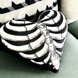 Cushion/Decorative Pillow Home Decor Heart Cushion Living Room Skull Personality Decoration Gift Retro Throw Pillow For Halloween Holiday Bedroom 231110