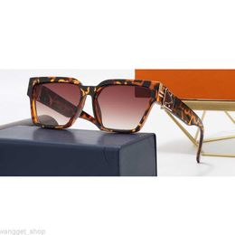 Hot Sell Luxury MILLIONAIRE Sunglasses Full Frame Vintage Designer Sunglasses for Men Woman Shiny Gold Letter V Square Glasses Top Quality glass