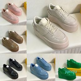 23SS Womens Fashion Show Sneakers nude beige leather low top Spring Summer Catwalk Casual Shoes oversize