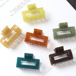 Fashion Hair Clips for Women Small 4cm Plastic Claw Clip Solid Colour Geometric Shape Hair Clips Girls Hair Claw Hair Accessories