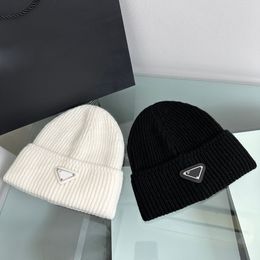 Brand Inverted Triangle P Knitted Hat Designer Beanie Cap Women Ladies Warm Winter Beanie Unisex Cashmere Letters Casual Outdoor Fitted Hats