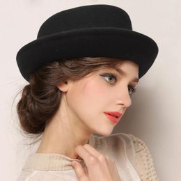 Berets Wool Black Billycock Roll Brim Fedora Hat Women British Concave-Convex Top Designer Hats Ladies Elegant Felt Cap