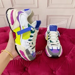 top new Quality Designer Fashion Casual Shoes Sneaker Fashion Womens Shoe Platform Trainers Strawberry Mouse Wave Mouth Print2023