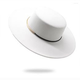 Berets Women's Cap Hats Fashion Wide Brim For Men Headgear Fedoras Designer Chapel With Chain Gentleman Fascinators Women Elegant