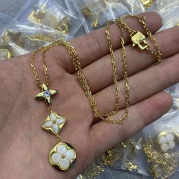 Womens Necklace Designer Luxury Pendant Diamonds Necklaces Fashion For Women Mens Gold Silver Necklace Unisex Couple Jewellery VN-009