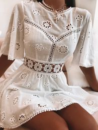 Casual Dresses Aproms Elegant White Floral Embroidery Cotton Women High Fashion Backless Short Mni Waist Autumn 230411
