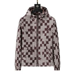 Designer Brand Mens Fashion Jackets Brown Letter Plaid Coats Men's Hooded Coat Windproof Outdoor Casual Fashion Jackets Outdoorwear Designer Male Tops Clothes