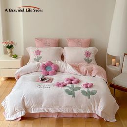 Bedding sets Pink Stereoscopic Flowers Applique Embroidery Girls Bedding Set Velvet Fleece Warm Short Plush Duvet Cover Bed Sheet Pillowcases 231110