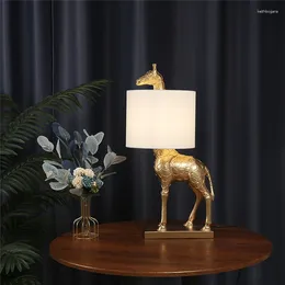 Table Lamps Modern Designer Lamp LED Resin Giraffe Desk Fabric Animal Creative Lighting Living Room Bedroom Stand Light Fixtures