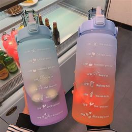 2L Large Capacity Outdoor Sports Water Bottle High Temperature Plastic Water Cup Time Scale Frosted Fitness Student Couple Cup 220278t