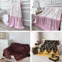 2023 Luxury Designer blankets Classic letter throw blanket Soft Scarf Shawl Apply to Home/Office /Outdoor Travel Portable comforter household items 150X200cm HT018
