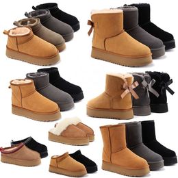 2023 Australien Australische Klassiker warme Stiefel Kinder Damen Mini Halbschnee -Knopf -Stiefel aus U5854 Winter Vollfell flauschiger pelziger Satin -Knöchel -Bow Australie Booties Pantoffeln