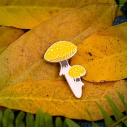 Brooches B210 Original Design Yellow Mushroom For Women Cute Lapel Pins Backpacks Creative Badge Gifts Girls