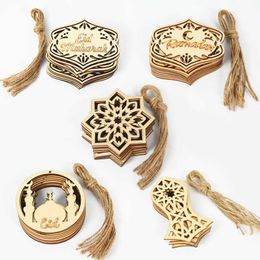 Novelty Items 10Pcs Wooden Eid Mubarak Pendant Ornament For Islam Muslim Featival Party Home Decoration Ramadan Kareem Gifts Eid Al Adha Z0411