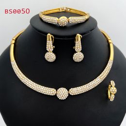 Earrings Necklace Dubai Gold Plated Jewelry Set Vintage Round Charm Necklace Bracelet Earring Ring For Wedding Bride Women Jewelry Sets 230410