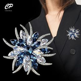 Pins Brooches Highend women's luxury western accessories imitation crystal temperament creative simple atmosphere sun flower brooch 230411