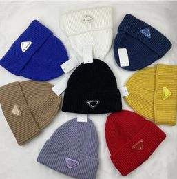 2023 New Beanies Designer Winter Beanie Men and Women Fashion Triangle Letters Design Knit S Fall Woollen Cap Geometric Unisex Warm Skull