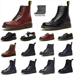 Designer Classic Boots Men Women Luxury Platform Bootie Triple Bianco nero scuro scuro marrone da donna Scarpe corte corta Snevet inverno Sneaker caldi all'aperto