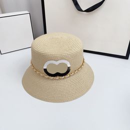 Kvinnors vår/sommardesigner Bucket Hat Holiday Travel Sun Protection, Sunshade, Breattable Metal Chain Straw Hat