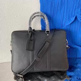 luxurys designers bags briefcase men business package hots sale laptop bag leather handbag messenger high capacity shoulder handbags Versatile style very nice 23