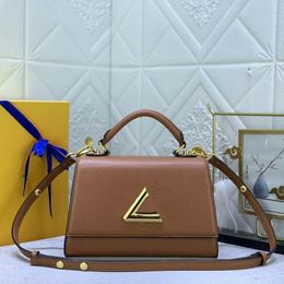 Designer bag Womens large capacity portable crossbody bag M57584 Stylish vintage shoulder bag Women's lychee leather handbag