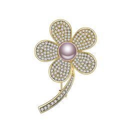 Brooches Pins Beautiful Fashion Copper Brooch Exquisite Flower Pearls Represent Family Love Backpack Dress Hat Jewelry Gift High Quality