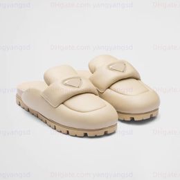 Designer Sandalen Hausschuhe Weich gepolsterte Nappaleder Slides Sandalen Flip Flops Slider Plateauschuhe Mode Sommer Mädchen Sandalen Monolith Sandalen Hausschuhe Schuhe