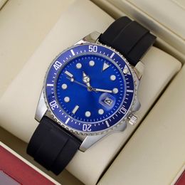 2023 Men's Luxury Quartz Watch Fashion Leisure Three Pin Multifunctional Calendar Tape Watches