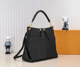 2023 Designer Luxury Handbag Shoulder Bag Stylish Atmosphere paired with crossbody purses detachable Shoulder Strap 45522