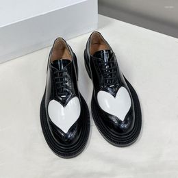 Dress Shoes 2023 Autumn Block Carved Single Female Thick Sole Leather Lace-up Round Head British Casual Love Small