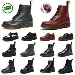 Designer Uomo Donna Stivali invernali Scarpe classiche con plateau di lusso Triple Bianco Nero Rosso Marrone Blu scuro Scuro Stivaletti alla caviglia da donna da uomo Stivali da neve all'aperto per tenere al caldo le scarpe da ginnastica