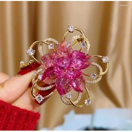 Brooches XUYE Wedding Party Luxury Shiny Crystal Clear Flower Corsage Jewellery For Women Temperament Sweet Beautiful Pins
