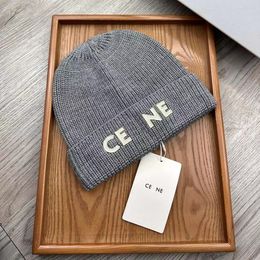 Designer Beanie Luxury winter hat Cashmere Letters Casual Outdoor Bonnet Unisex very good festival gift
