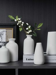 Vases White ceramic vase home decoration retro vase simple ins Nordic ceramic vase artistic design vase flower arrangement vase P230411