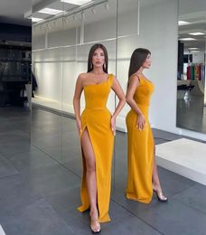 Dubai Arabic Simple Yellow Mermaid Prom Dresses for Women Girls Plus Size One Shoulder High Side Split Formal Wear Birthday Speical Occasion Evening Gowns