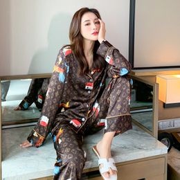 Womens Sleepwear Autumn Pajamas Set Poker Pattern Brown Color Long-sleeved Silk Like Nightie Luxury Home Clothes Nightwear 230412