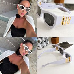 Square designer sunglasses fashionable mens and womens face shield board frame Lunettes with metal niniu logo on the legs leisure vacation beach party SMU09WS