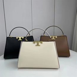 2023 Frau Umhängetasche Crossbody Body Frauen Lamm Wolltasche Plüschbeutel Frauenhandtasche Clutch Bags für Wome -Kettenriemen Dingdang -Tasche