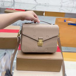 designer bags unisex Crossbody Bag Flap Messenger Purse Handbag Cowhide Zipper Pocket High Quality Phone Bag 231015