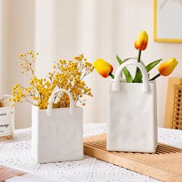 Vases Nordic Creative Shopping Basket ceramic mini Vase Bag Decoration Simple Dried Flower Arrangement Vases Table Decor mini pots Art P230411