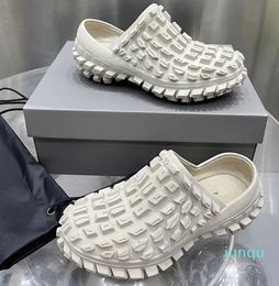 Mens Designer Classic black Tyre slippers Personality Platform Texture Anti Slip Luxury comfortable Man Sandal charm