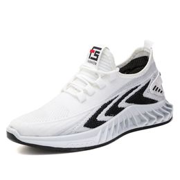 Mens Trainers Running Shoes White Black Breathable Mesh Classic Durable Comfortable Jogging Fly-knit Flat Low Sneakers