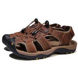 Sandalen Sommermänner lässige Strand im Freien Wasserschuhe atmungsaktives Trekking -Mode -Wandern Klettern Echtes Leder Freizeit Sandalen 230413