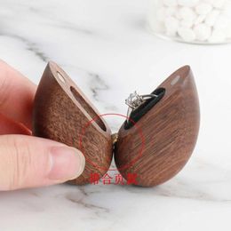 Jewellery Pouches Women Heart Shaped Walnut Wood Ring Box Velvet Soft Interior Holder Organiser Wooden For Case Proposal Engagem