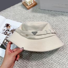 Designer Bucket Hats for Women Mens Fashion Casquette Triangle Hat P Polyester Caps Fashion Wide Brim Hat Fisherman Cap Winter Summer Sunshade Sunhats 2311132D