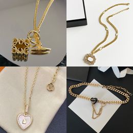 Mens Pendant Designer Necklace Jewellery Luxury Necklaces Fashion Womens Crystal Pearl Trendy Personality Clavicle Chain Wedding Gift